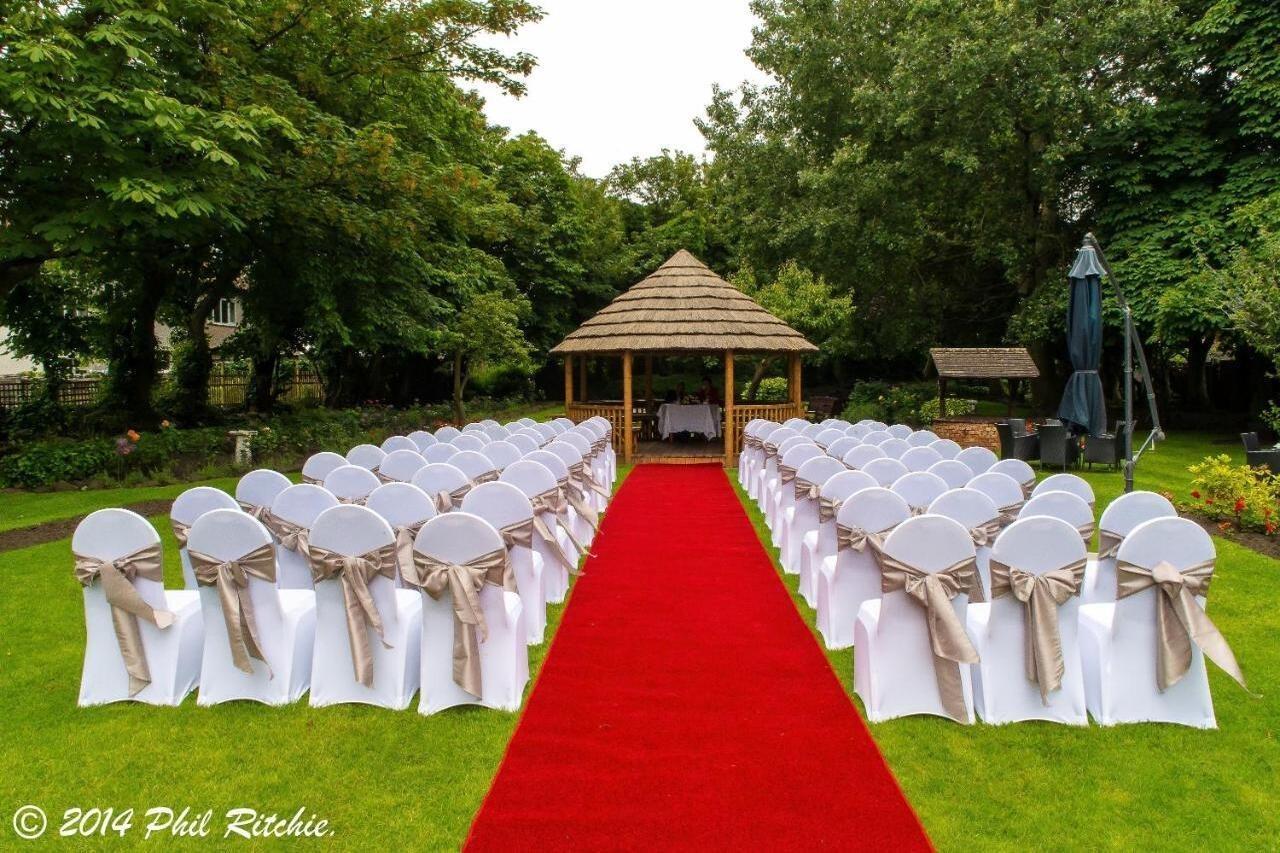 The Grove House Hotel Уолъси Екстериор снимка