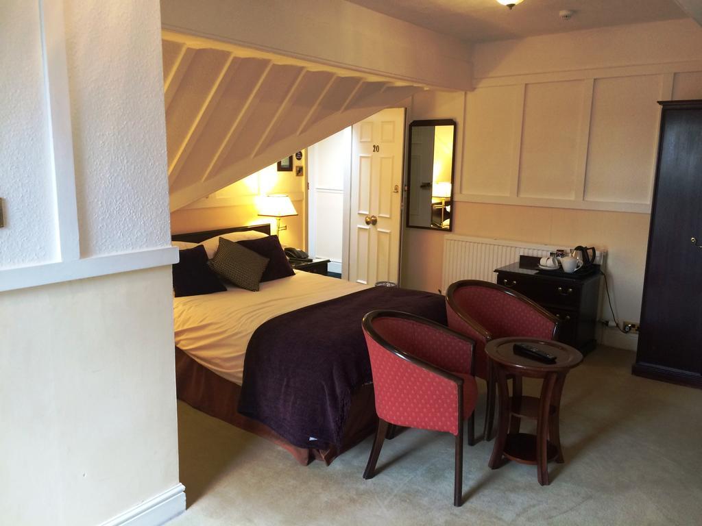 The Grove House Hotel Уолъси Екстериор снимка