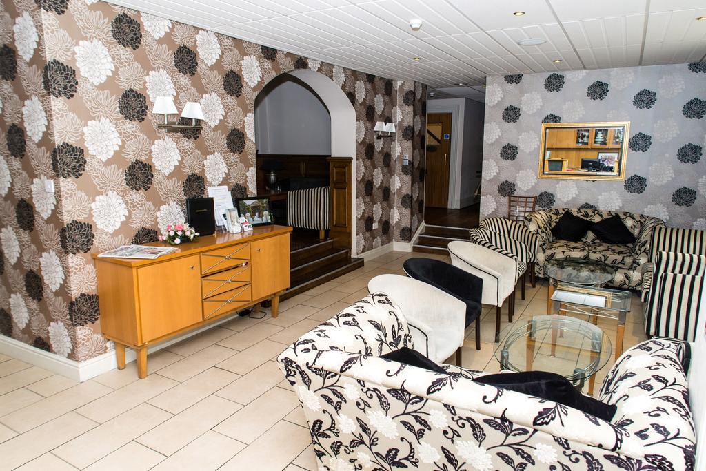 The Grove House Hotel Уолъси Екстериор снимка
