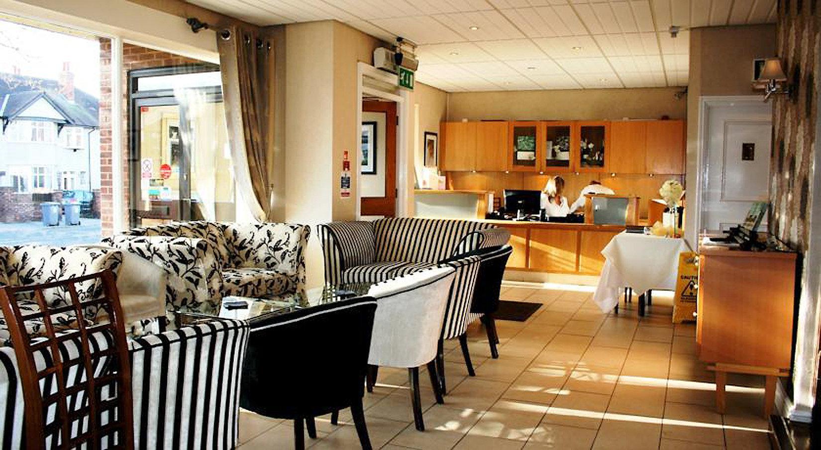 The Grove House Hotel Уолъси Екстериор снимка