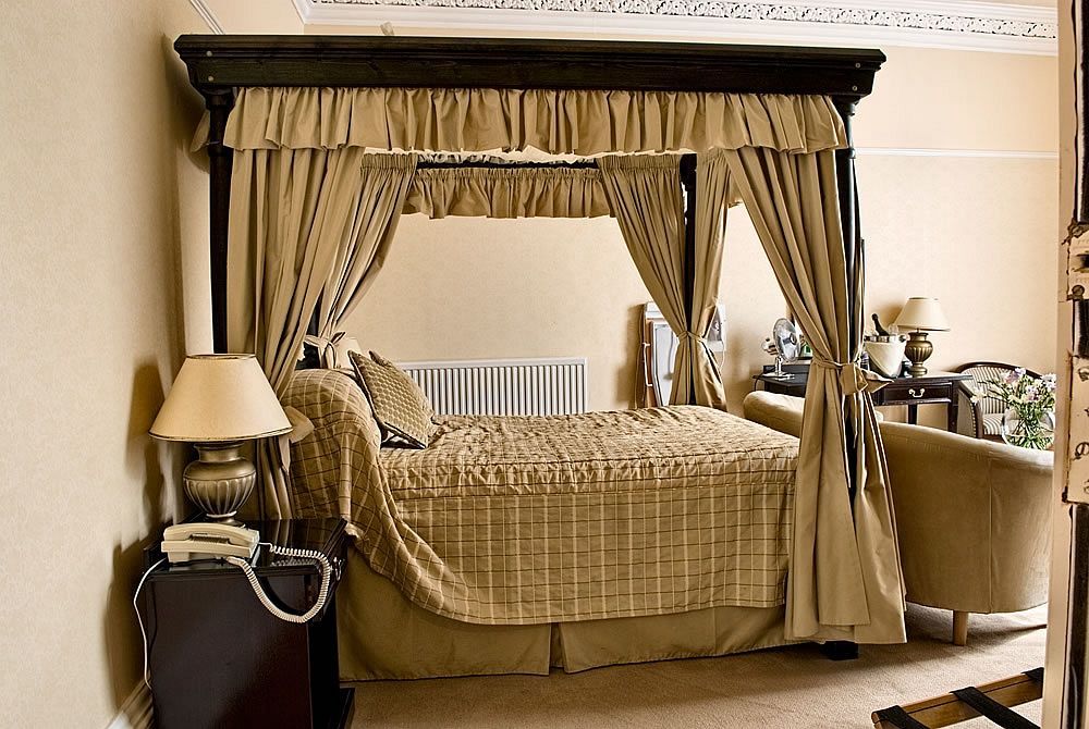 The Grove House Hotel Уолъси Екстериор снимка