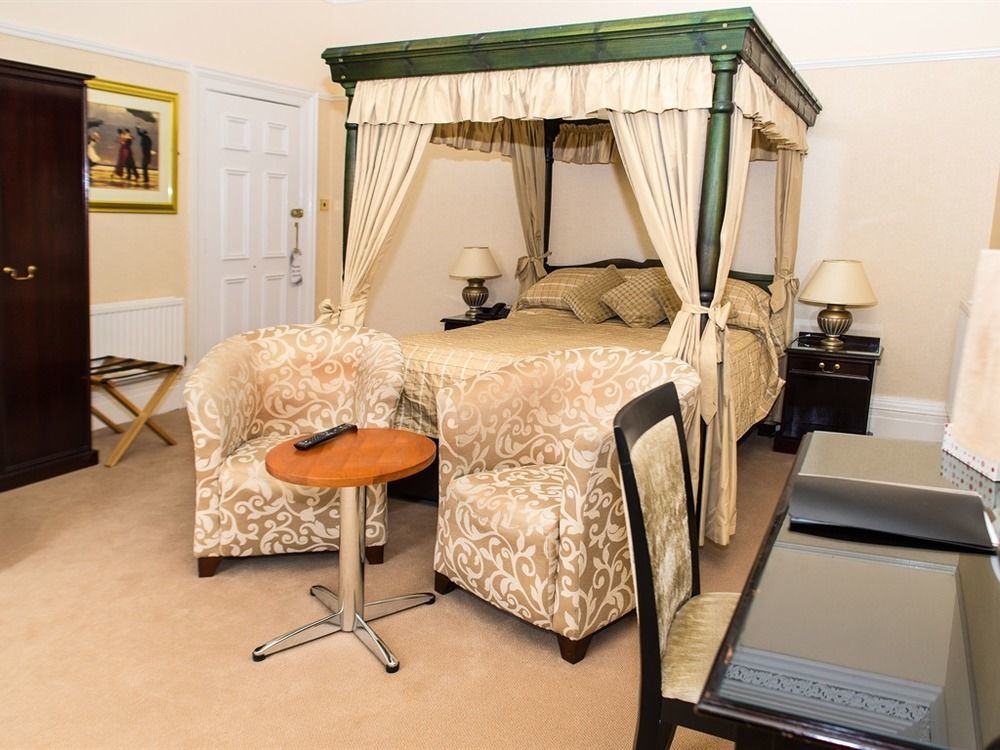 The Grove House Hotel Уолъси Екстериор снимка